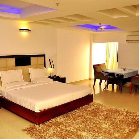 Hotel Luciya Kochi Exterior foto