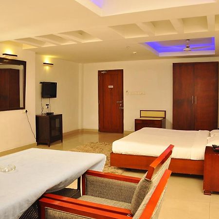 Hotel Luciya Kochi Exterior foto