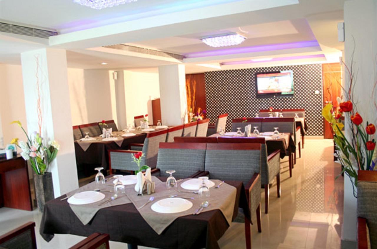 Hotel Luciya Kochi Exterior foto