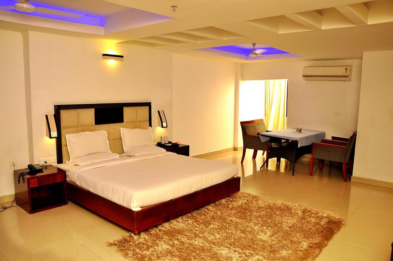 Hotel Luciya Kochi Exterior foto