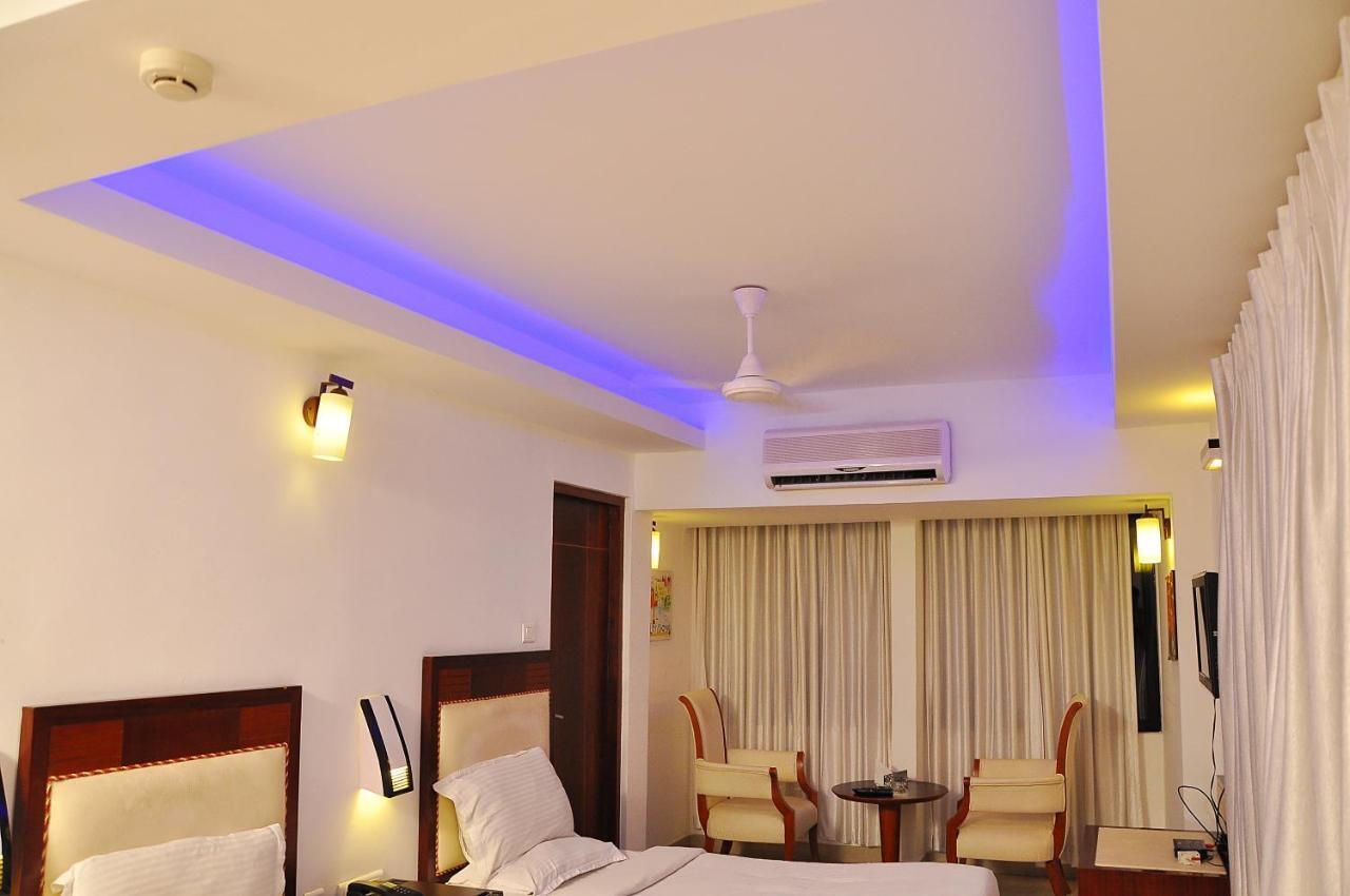 Hotel Luciya Kochi Exterior foto