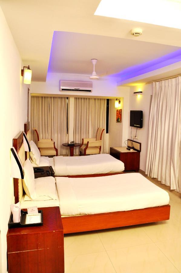 Hotel Luciya Kochi Exterior foto